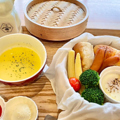 料理メニュー写真&nbsp;蒸籠蒸しパン＆蔵王地養卵のハムエッグとソーセージ