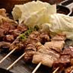 【焼とり】皮／肝／ハツ／砂ずり／かしわ（鶏もも肉）/かしわ梅肉／手羽/なんこつ/ぼんじり