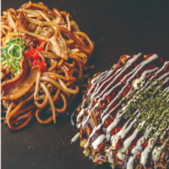 人気メニューを一度に楽しめるハーフ＆ハーフ定食