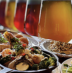 〆に名物手打ち蕎麦付きプラン♪クラフトビールを含む約80種放題コース♪全7品