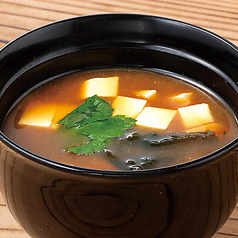 なめこと豆腐の赤だし