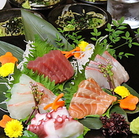 鮮度と彩りにこだわった豪華お造り三種盛り♪