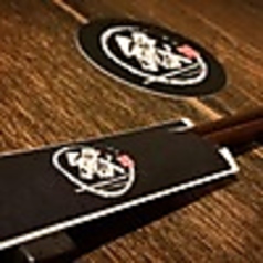 お座敷のお席もご用意しております。和室らしい温かみがあり、足を伸ばしてゆったりおくつろぎいただけます。