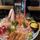 ゆったりとした空間で会話を楽しみながら当店自慢の鮮魚や季節の逸品を心ゆくまでお楽しみいただけます。