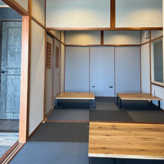 お座3席（6名掛け1席4名掛け2席）