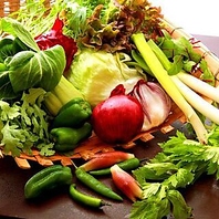 季節ごとに届く契約農家からの有機野菜がたっぷり！