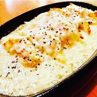 1つ1つお店で包んでいます！ 「自家製餃子」★