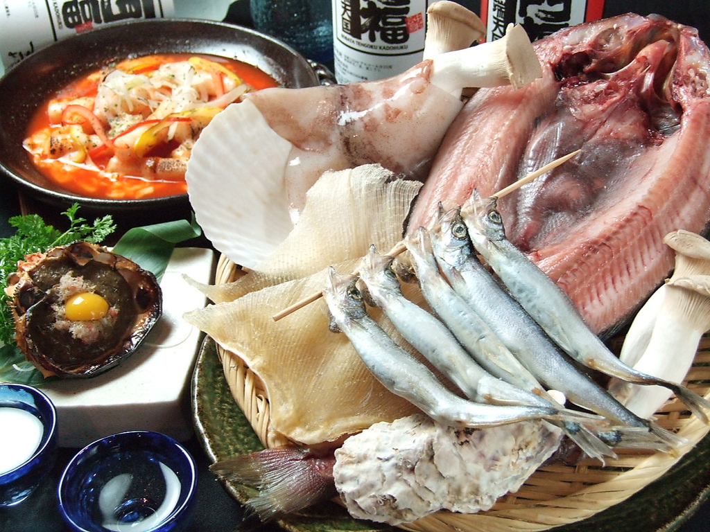 こだわりの食材を使った炉端焼きは絶品！