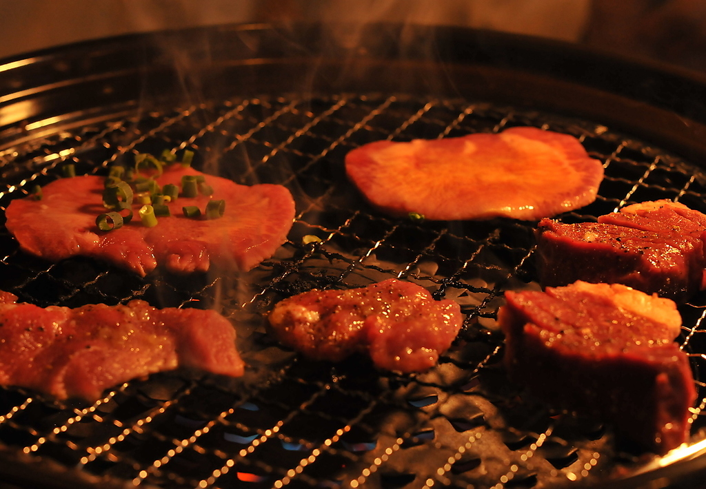 サク飲みに♪仲間同士の宴会に♪仕事帰りに♪ぷりぷりホルモン♪