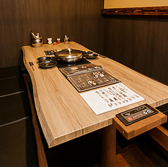 足を伸ばしてリラックス♪8～10名席4テーブルございます。詳細お問合せ下さい。