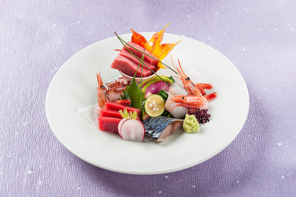 毎日変わる鮮魚は常時5種類以上。旬や鮮度はもちろん産地にもこだわった逸品をご用意！