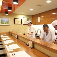 人数分、生ビール(小)またはウーロン茶の1ドリンク付！