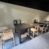 各席に無煙ロースターを設置