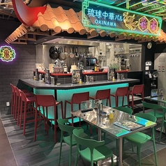 【ランチタイムにも♪琉球中華ランチでほっこり】当店のランチメニューは忙しいお昼時に元気をチャージするのにピッタリ☆カウンター席はお一人様でも立ち寄りやすく、気軽にランチを楽しめます◎