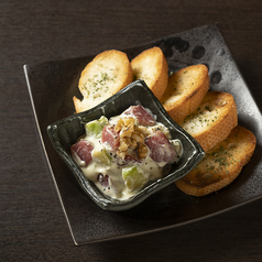 本鮪とアボカドのタルタル