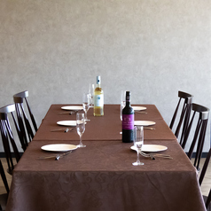 【２F】カジュアルな雰囲気。お洒落でかわいらしいがコンセプトなパーティー・宴会にピッタリです！10名様～貸切予約受付中です♪