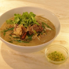 牛すじスパイスラーメン