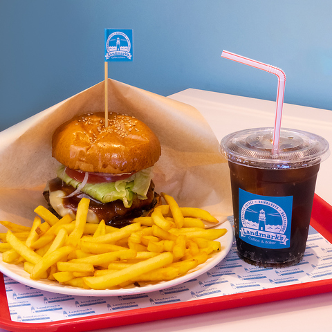 Landmark's coffee & Baker h}[NY R[q[ x[J[