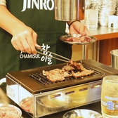 本場の韓国グリル体験をそのままに!スタッフが目の前で丁寧に焼き上げる臨場感と香ばしい香りを、ぜひライブ感覚でお楽しみください。