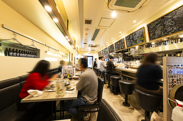 エイス シー オイスターバー 銀座コリドー店の雰囲気1