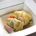 料理メニュー写真&nbsp;森のロールキャベツスープ