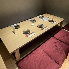 隠れ家的な雰囲気の漂う外観…店舗貸し切りのご相談も受付させていただきます。