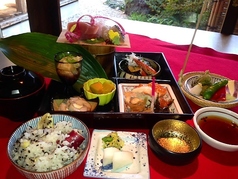 松花堂弁当　さえずり