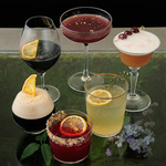 定番から店オリジナルのカクテルまで。美味しいお酒を種類豊富に取り揃えて皆様をお待ちしてます。