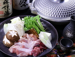焼き物の他に鍋料理のご用意もございます。厳選した鶏をベースにした鍋を始め色々と取り揃えてます♪