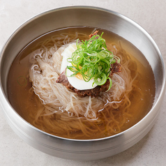 アジョシ名物の冷麺をぜひ！