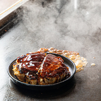 鉄板の音と香りが織りなす「萬祭」のてっぱん料理