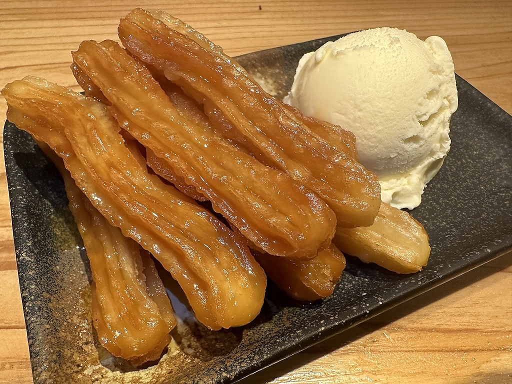 焼き鳥屋 わらじん 春日野道本店の写真ギャラリー