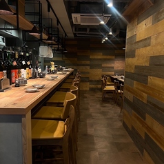 カウンター席のご用意ございます。