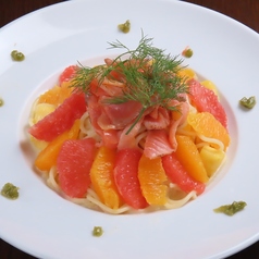 【6・7月限定】柑橘とスモークサーモンの冷製パスタ