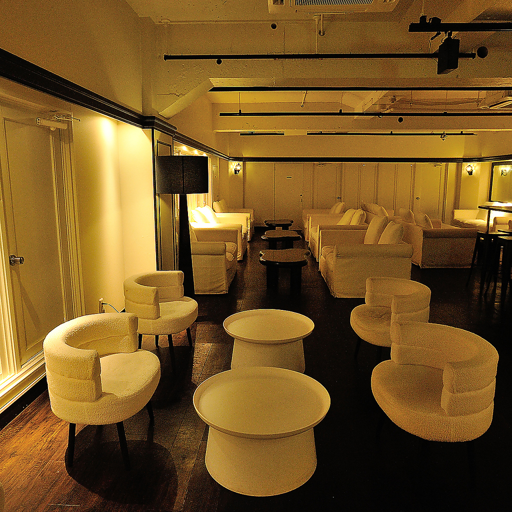 美味しいコーヒーや紅茶を豊富に用意。夜カフェとしても是非ご利用ください。贅沢なひとときを。