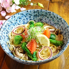 【春パスタ】17、ヤリイカと春野菜の和風パスタ レモンを添えて