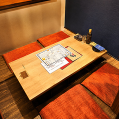 仕事終わりの一杯や女子会、仲間同士でのちょっとした飲み会に◎広くて居心地の良い掘りごたつ席は各種衛生対策も徹底し、宴会にもプライベートにもバッチリです♪