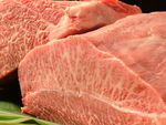 A4以上の上質な黒毛和牛を贅沢に使用！