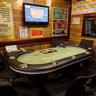 カジノゲームのテーブルが多数☆初心者も楽しめます！