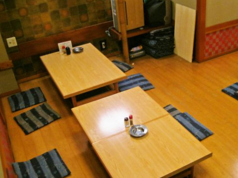 テーブル席の他、座敷席ございます。