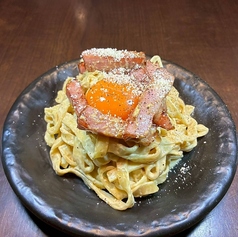 厚切りベーコンのカルボナーラ