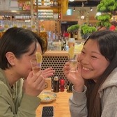 女子会にはカジュアルな雰囲気のテーブル席、デートには2人掛けのロマンチックなソファ席、ご家族とのお食事には大人数でも利用できるテーブルなど、シーンに合わせてご用意できます♪