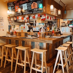 Ｌ字型のカウンター席となります。