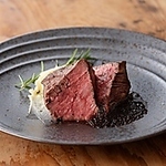 A4等級以上のものに与えられる名称、【宮崎牛】のモモ肉を使用しております。シャリアピンソースで♪