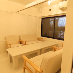 【貸切 10～18名様向け】2階のソファー席では貸切も可能◎最大18名様までご利用いただけます。会社の宴会やイベント、パーティなど周囲を気にせず楽しみたい方にオススメです。