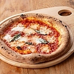 小林市のダイワファーム産モッツァレラチーズを使ったマルゲリータです。チーズとトマトの相性抜群！