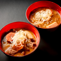 【もつ煮込み/牛すじ煮込み 】当店自慢のモツを使った煮込みと牛すじ煮込みをご堪能ください◎の写真