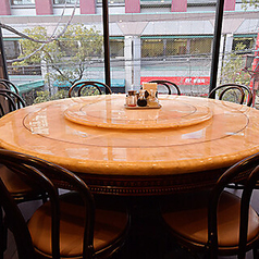 　〈２Ｆ〉８名円卓席　