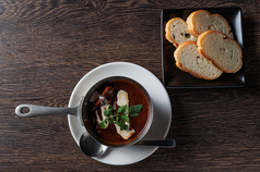 和牛一口タンシチュー バゲット付き