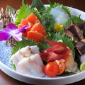 料理メニュー写真&nbsp;本日特選鮮魚刺身五点盛り